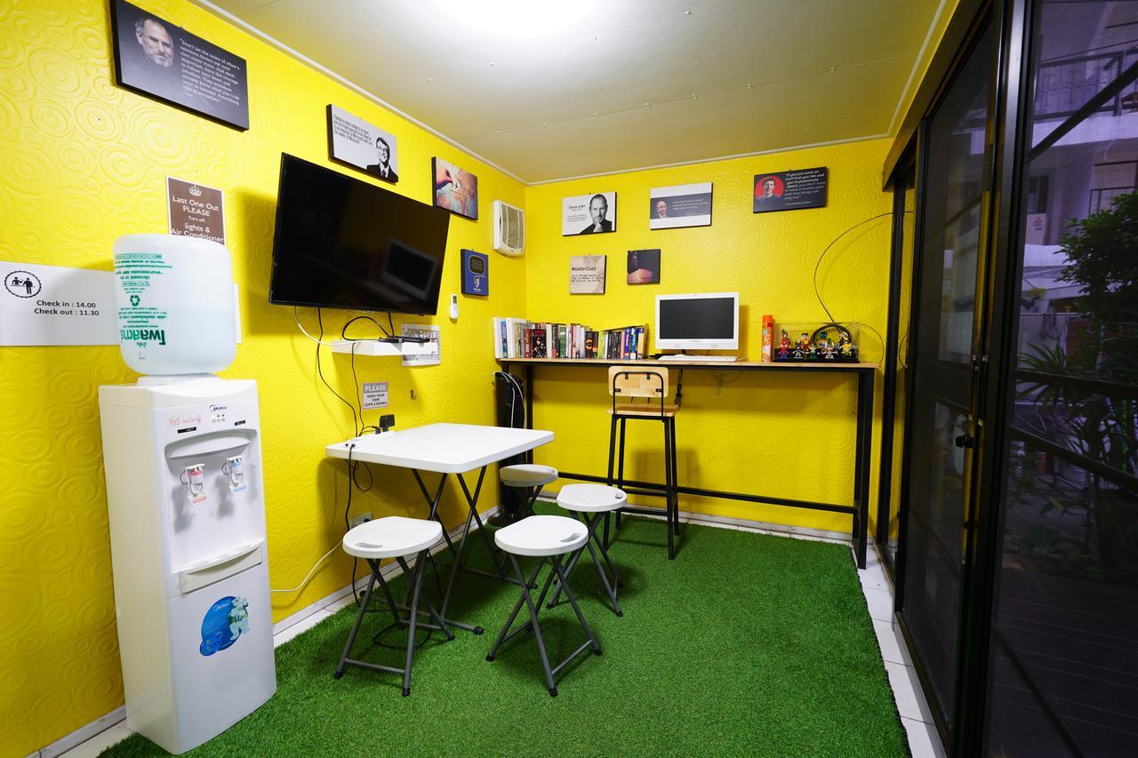 At Box Hostel Csiangmaj Kültér fotó